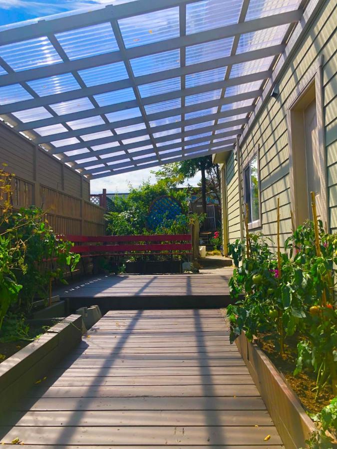University Cabana Inn วิกตอเรีย ภายนอก รูปภาพ